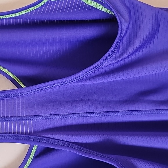 Old Navy Active Top Size: XS - Picture 11 of 16